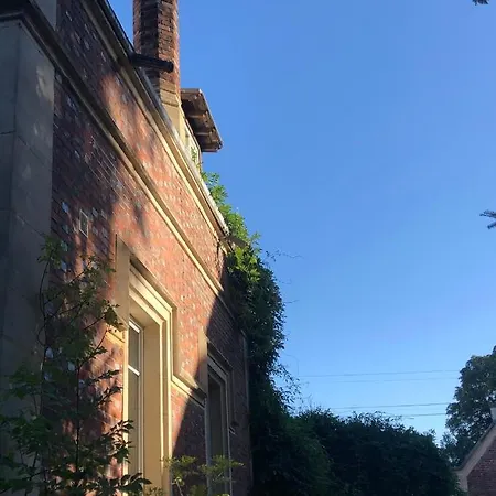 Les Ecuries Du Chateau