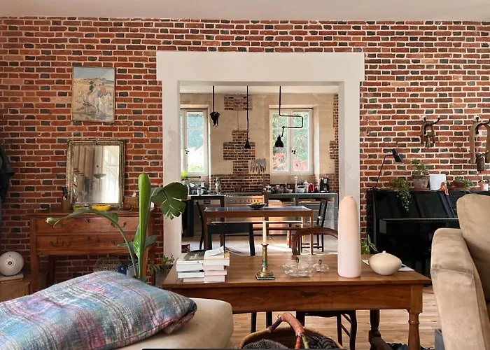 Les Ecuries Du Chateau 布瓦西-圣莱热